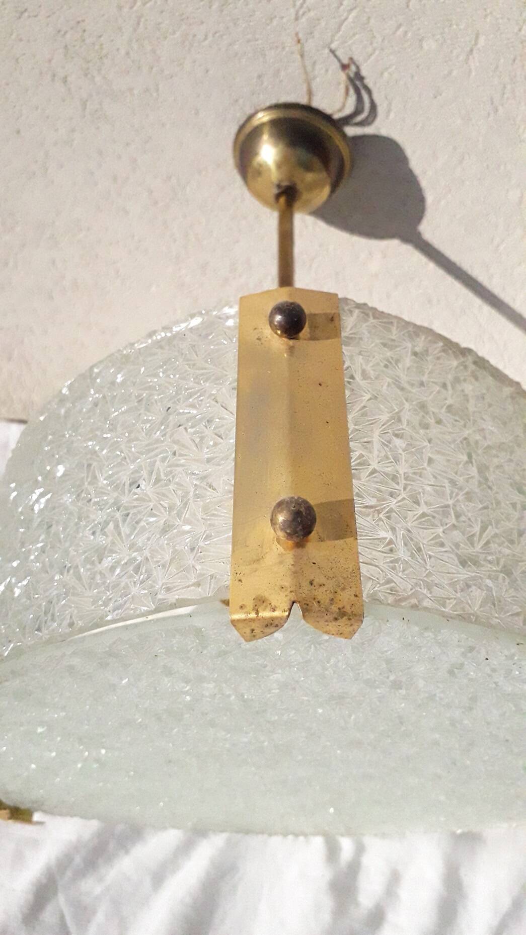 Glass suspension, 70