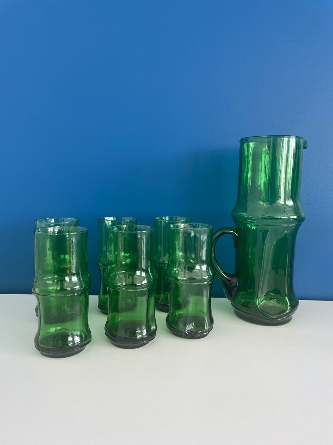 Service a eau carafe et verre vert vintage