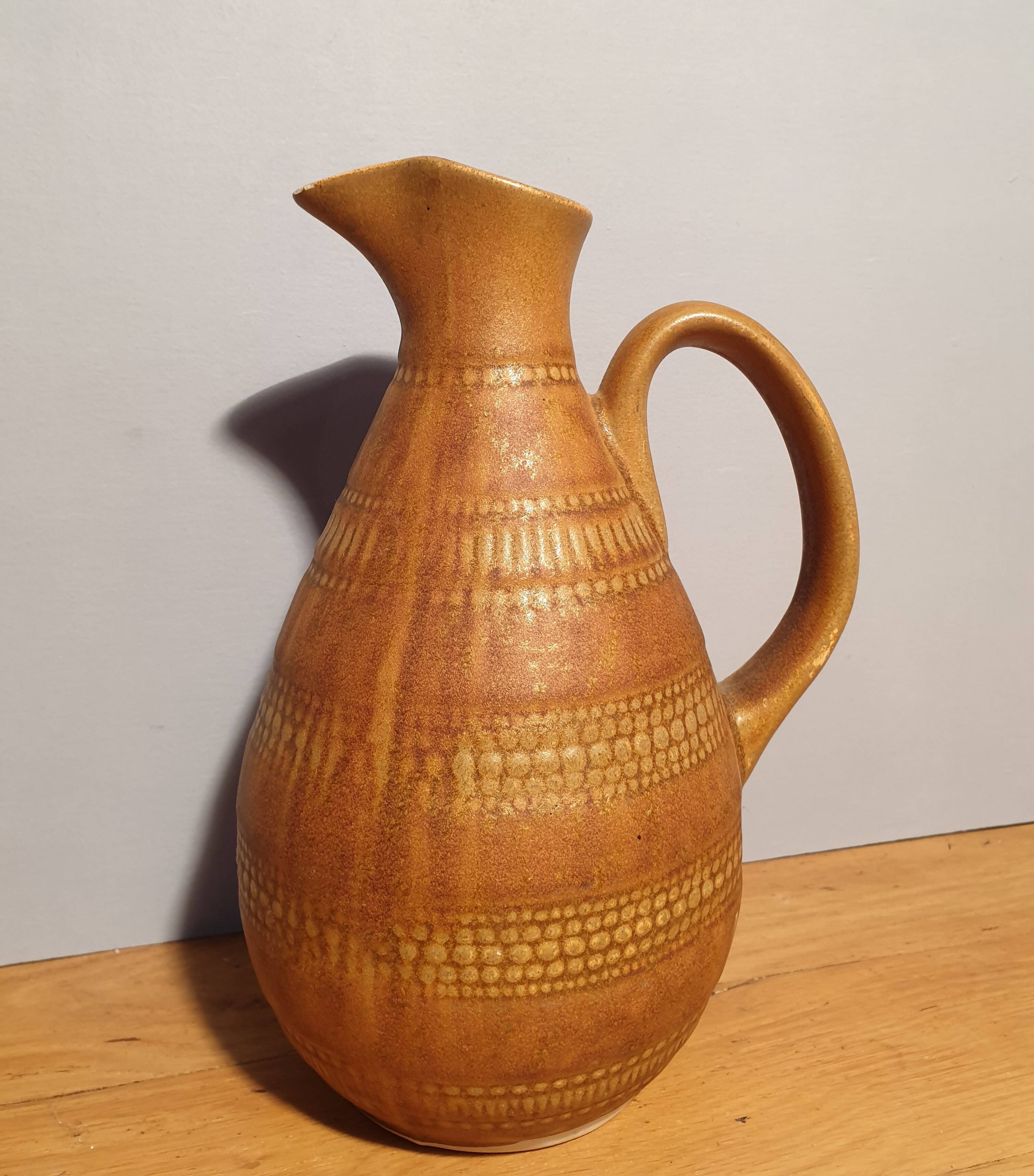 Digoin sandstone pitcher