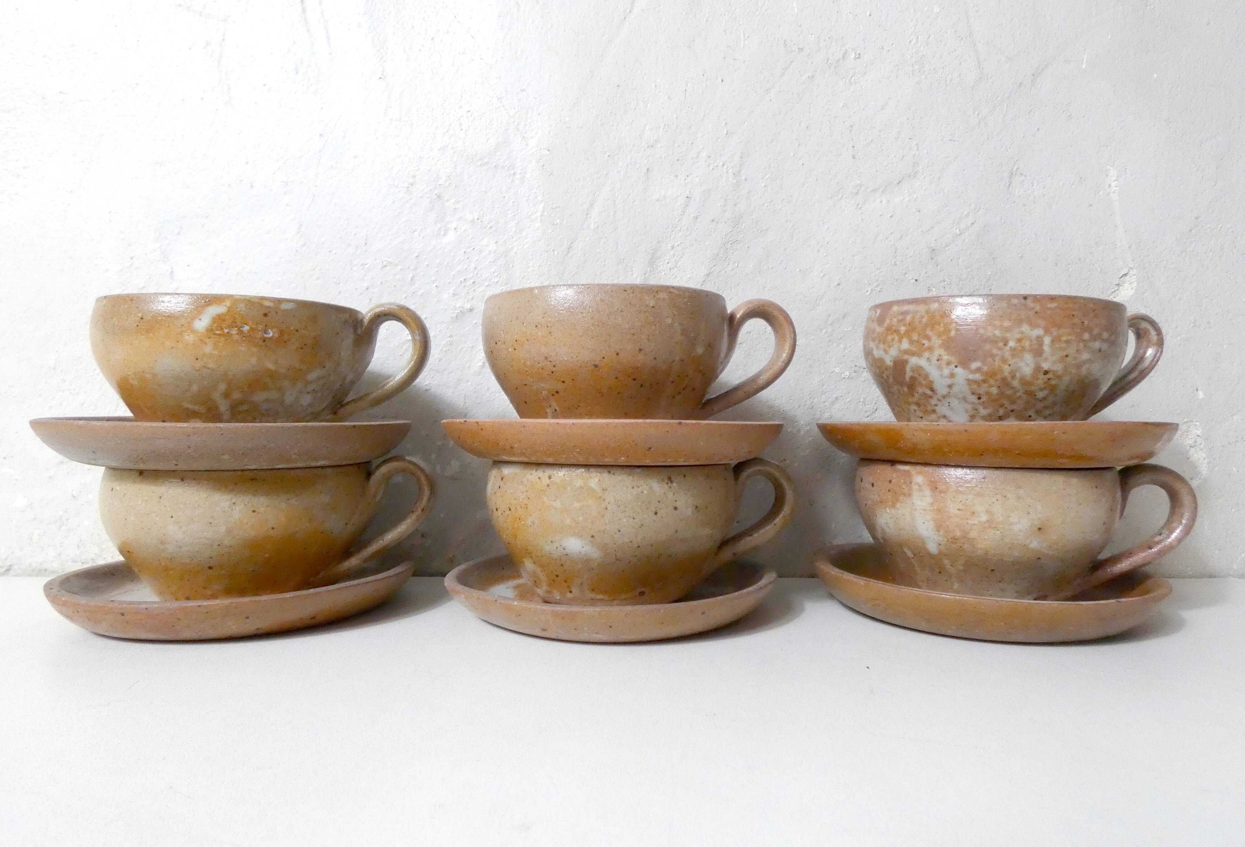 6 tasses en grès avec soucoupes vintage