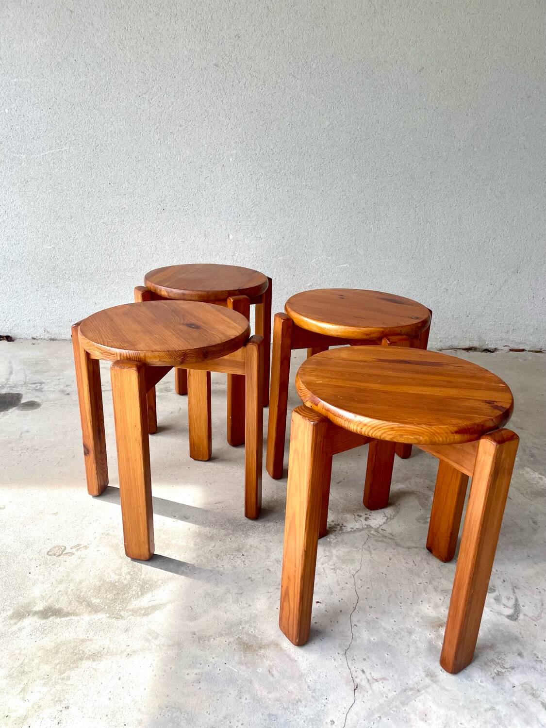 tabourets vintage en bois massif – design scandinave empilabl