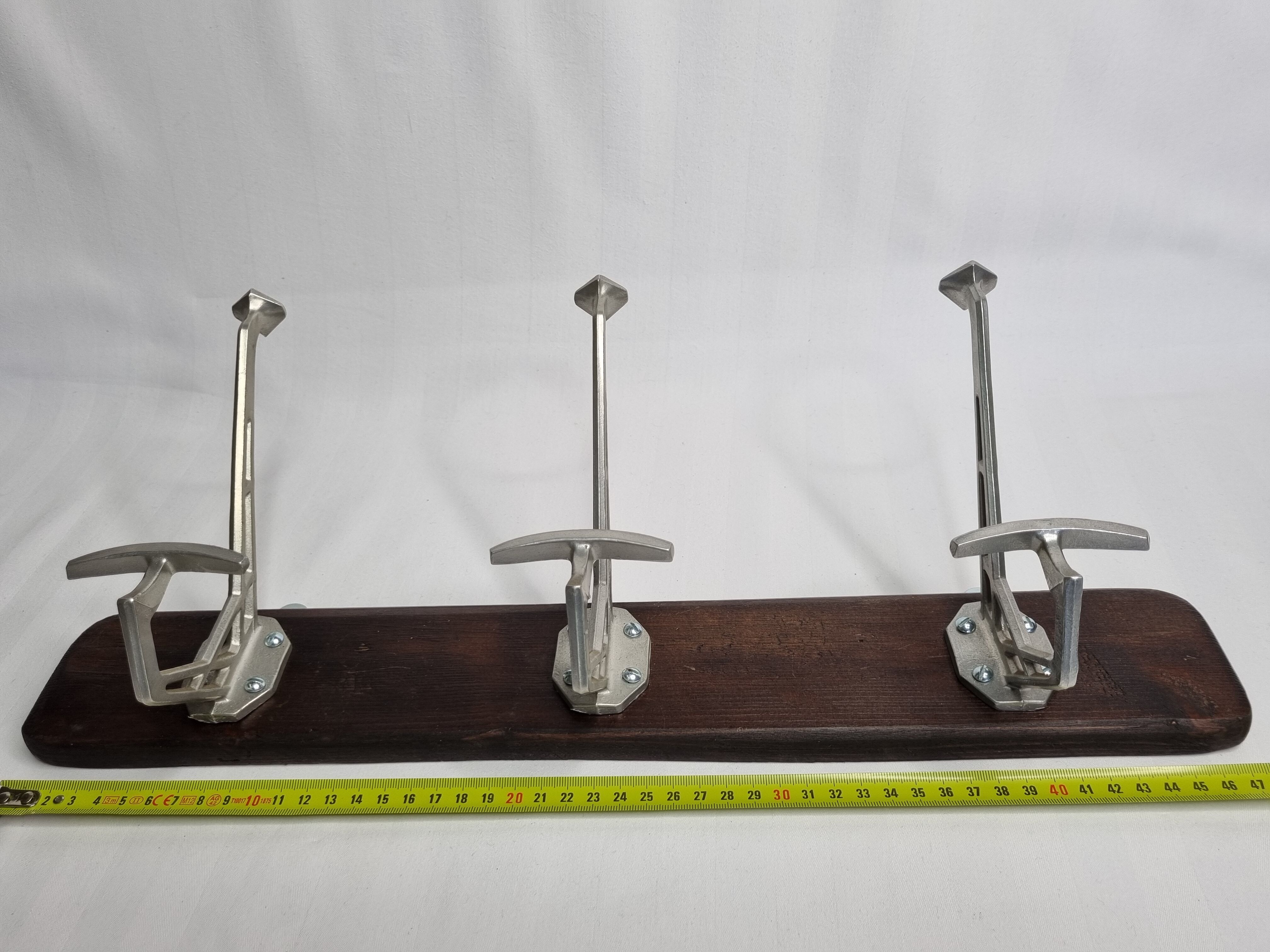 Art Deco wall rack in metal and wood, 3 hooks, 47 cm