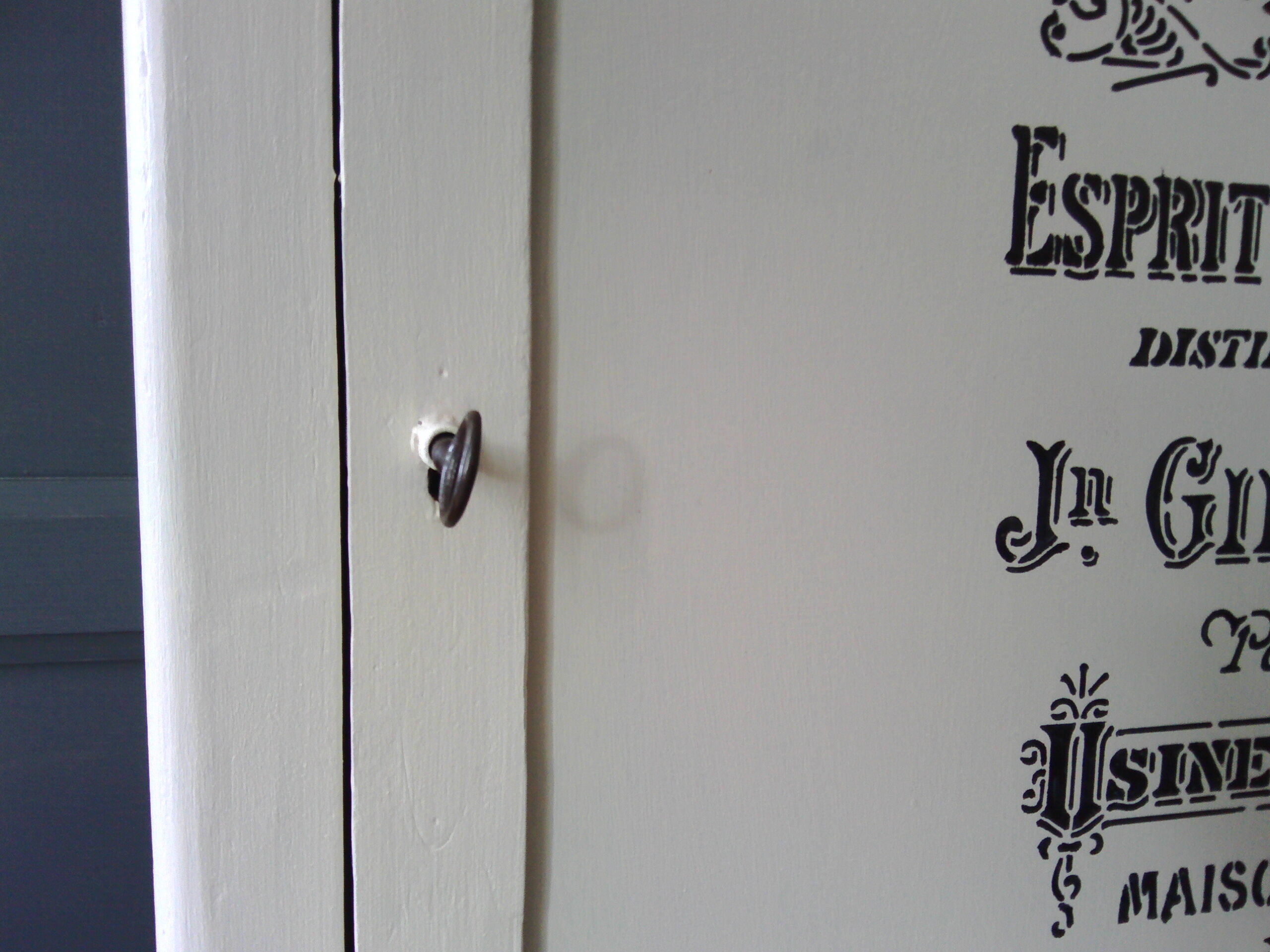 Furniture type confectionery from the 1940s