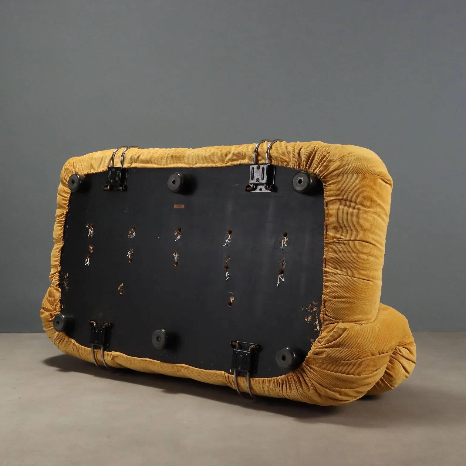 Canapé Cassina Soriana design Afra et Tobia Scarpa Italie années 1970