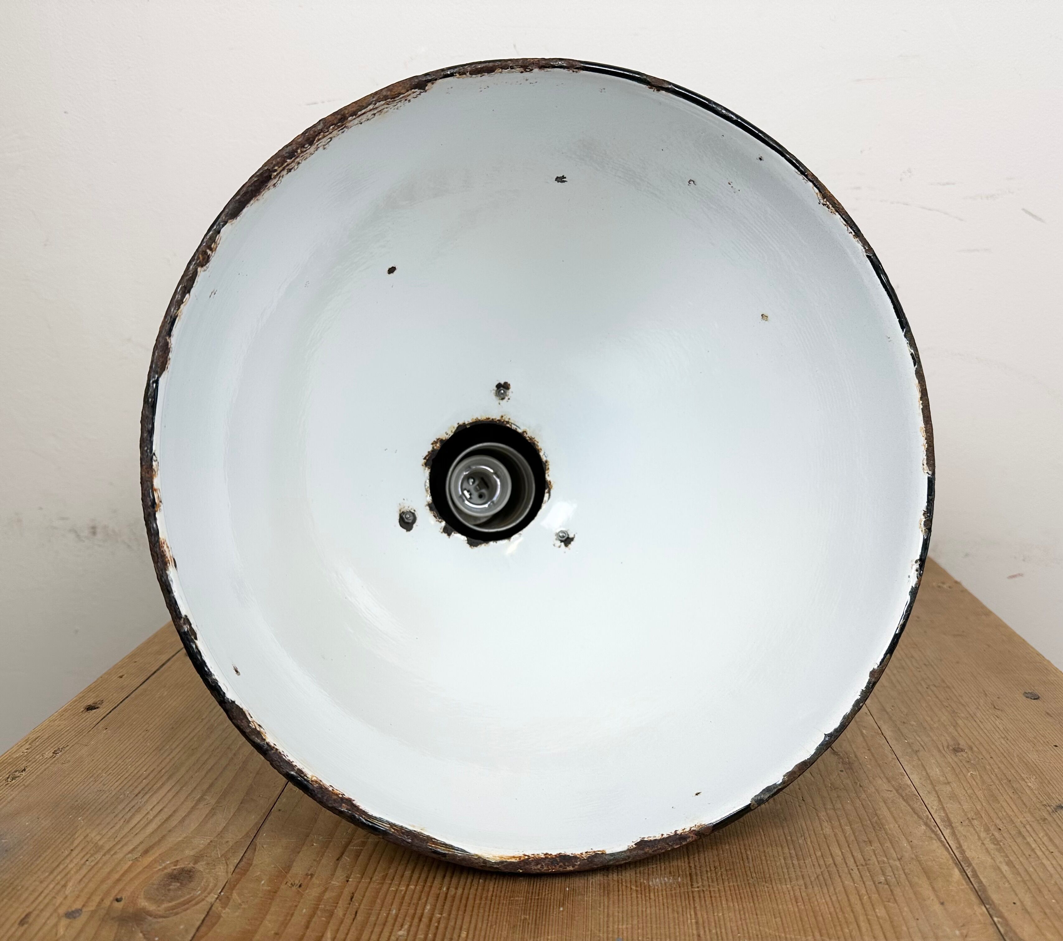Rusty Industrial Bauhaus Black Enamel Pendant Lamp, 1930s