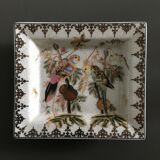 Empty pocket décor parrots