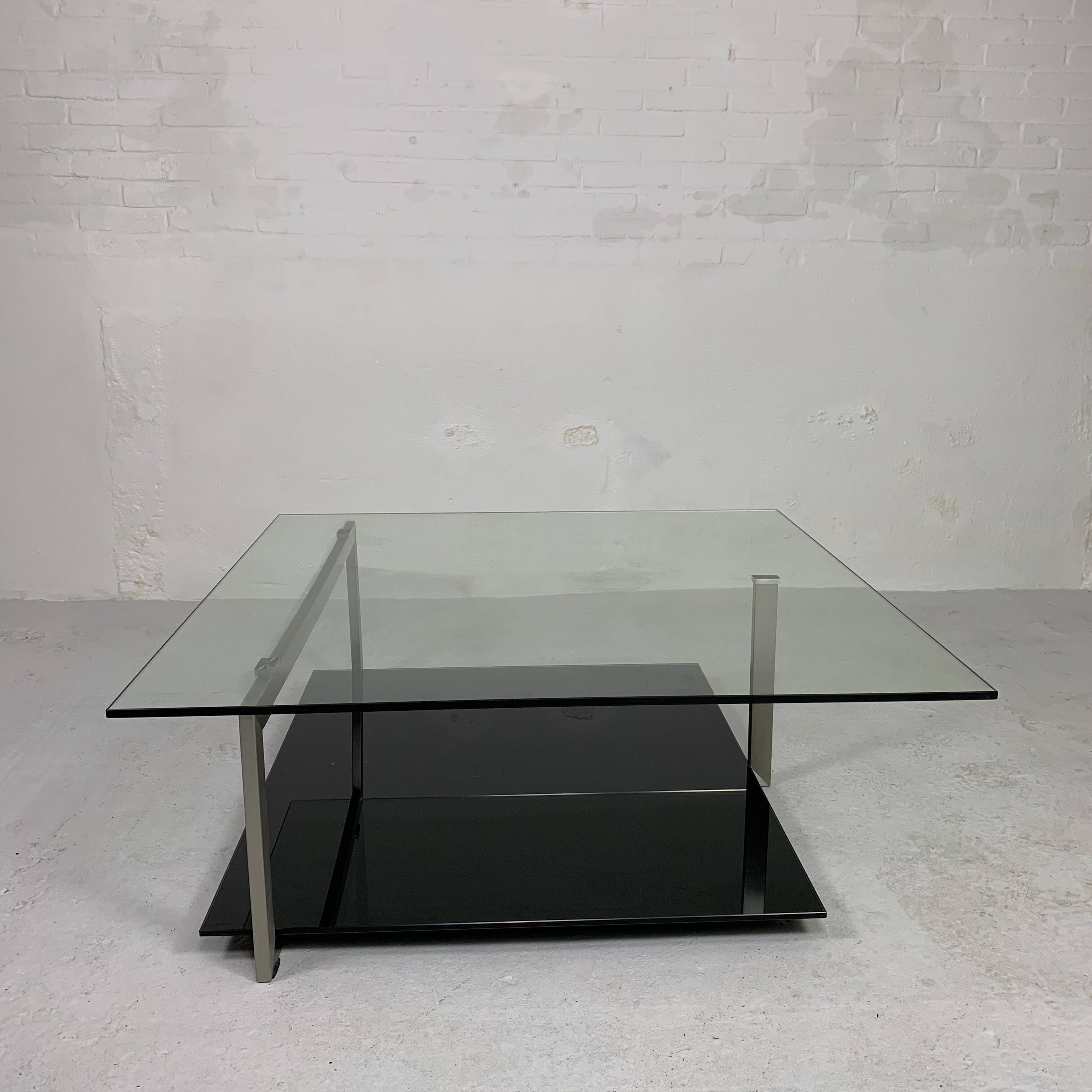 Glass coffee table 110 x 110 cm in the style of Rolf Benz and Metaform