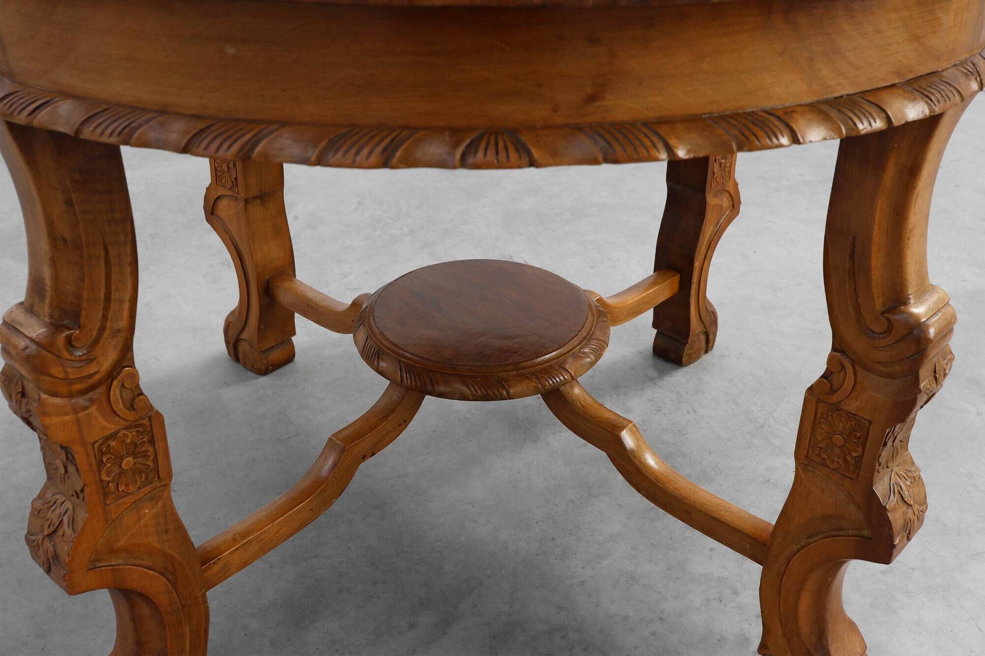 Renaissance‑Style Round Walnut Coffee Table, France – Late 19th Century
