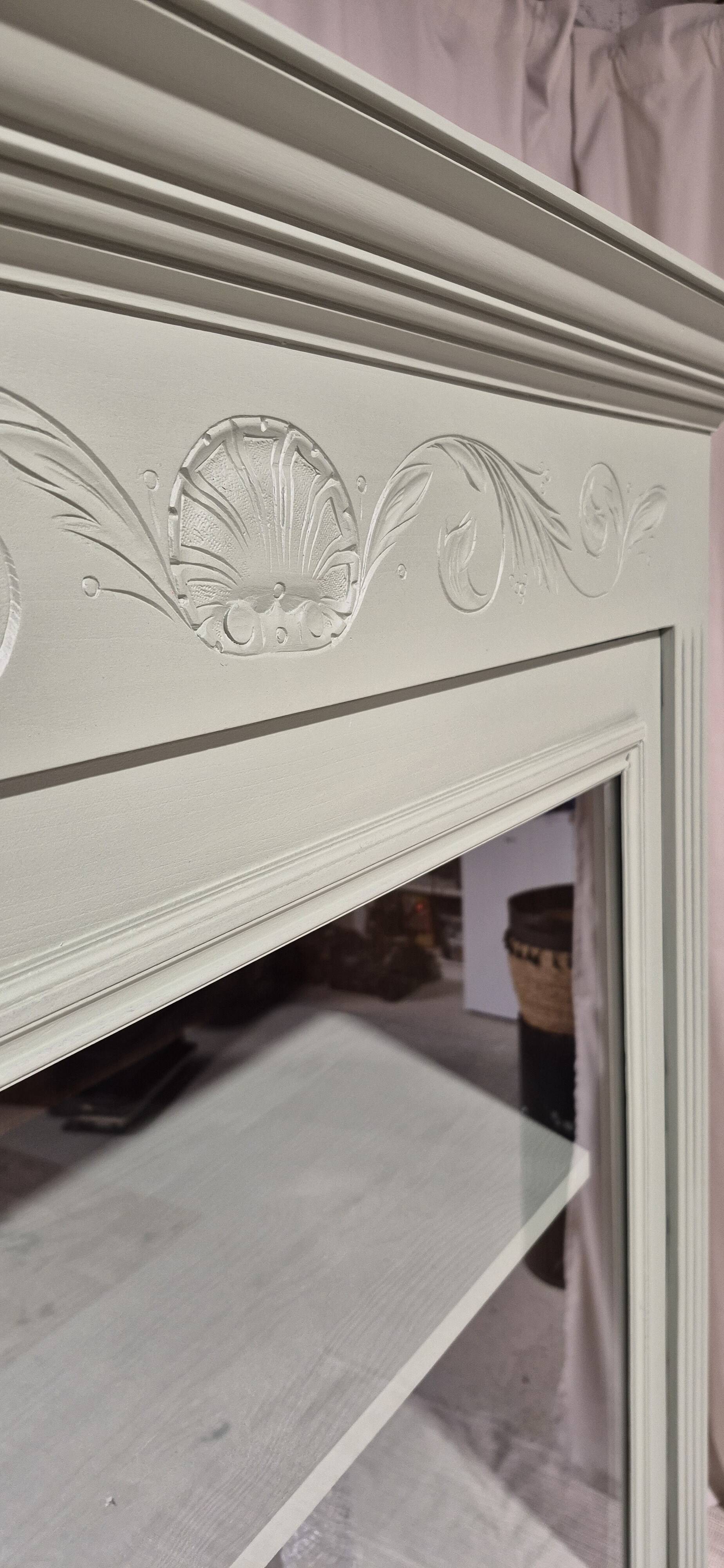 Glass display cabinet with drawer