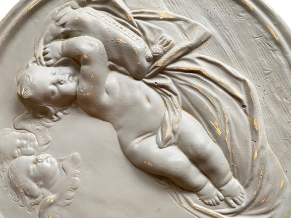 Plaster medallion with RARE cherubs