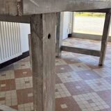 Metal tray workbench
