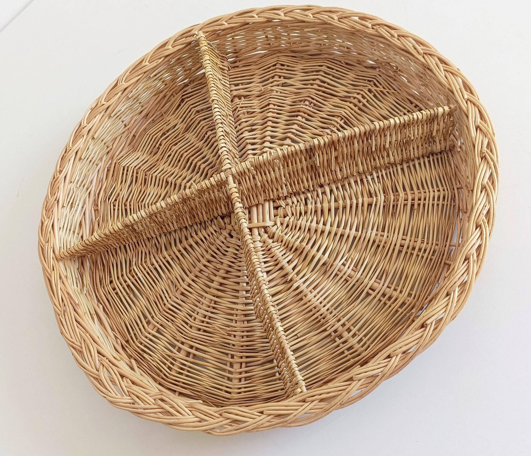 Rustic French Provence Wicker Basket Centerpiece / Vide-Poche – Mid 20th Century