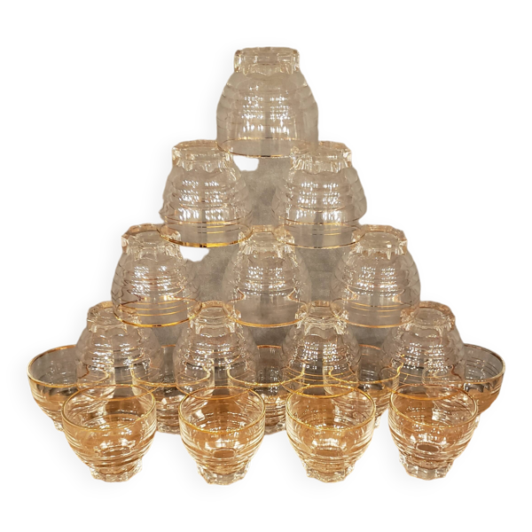 18 verres vintage pied étoile liseré doré