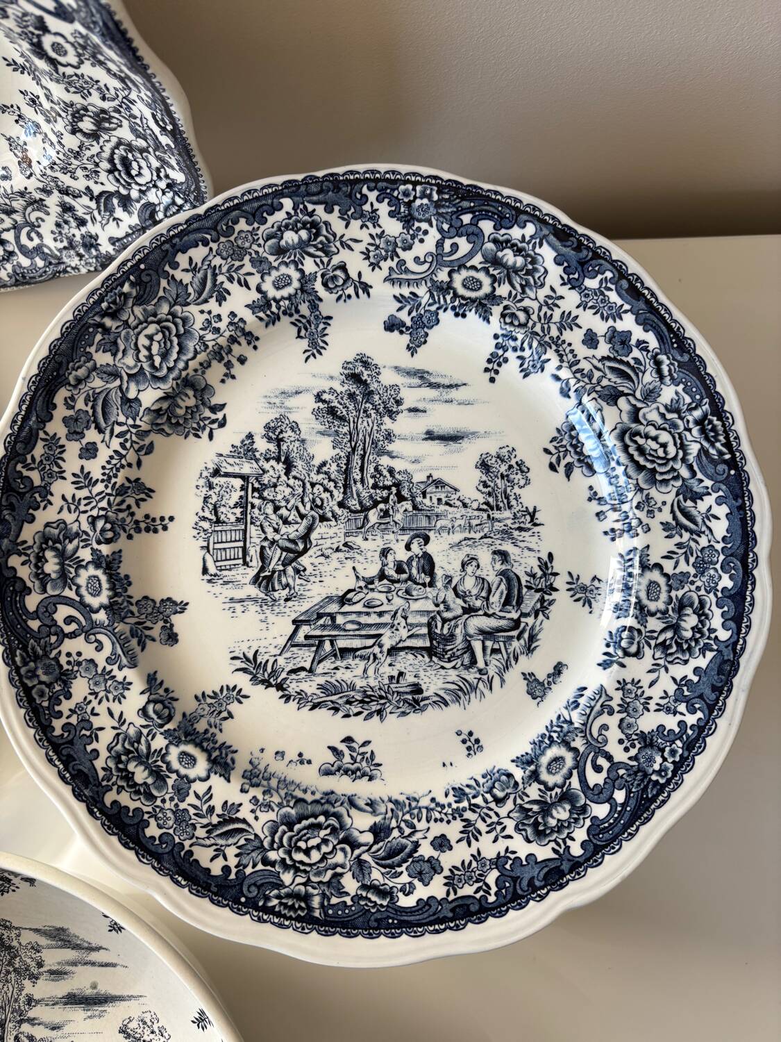 Luneville plates and dishes