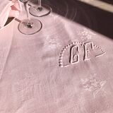 Nappe damassée ancienne en lin baby rose