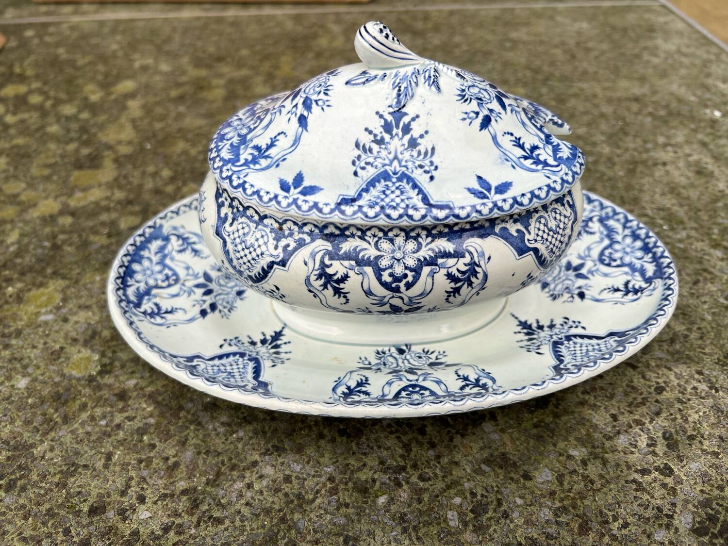 Gien - covered sauceboat