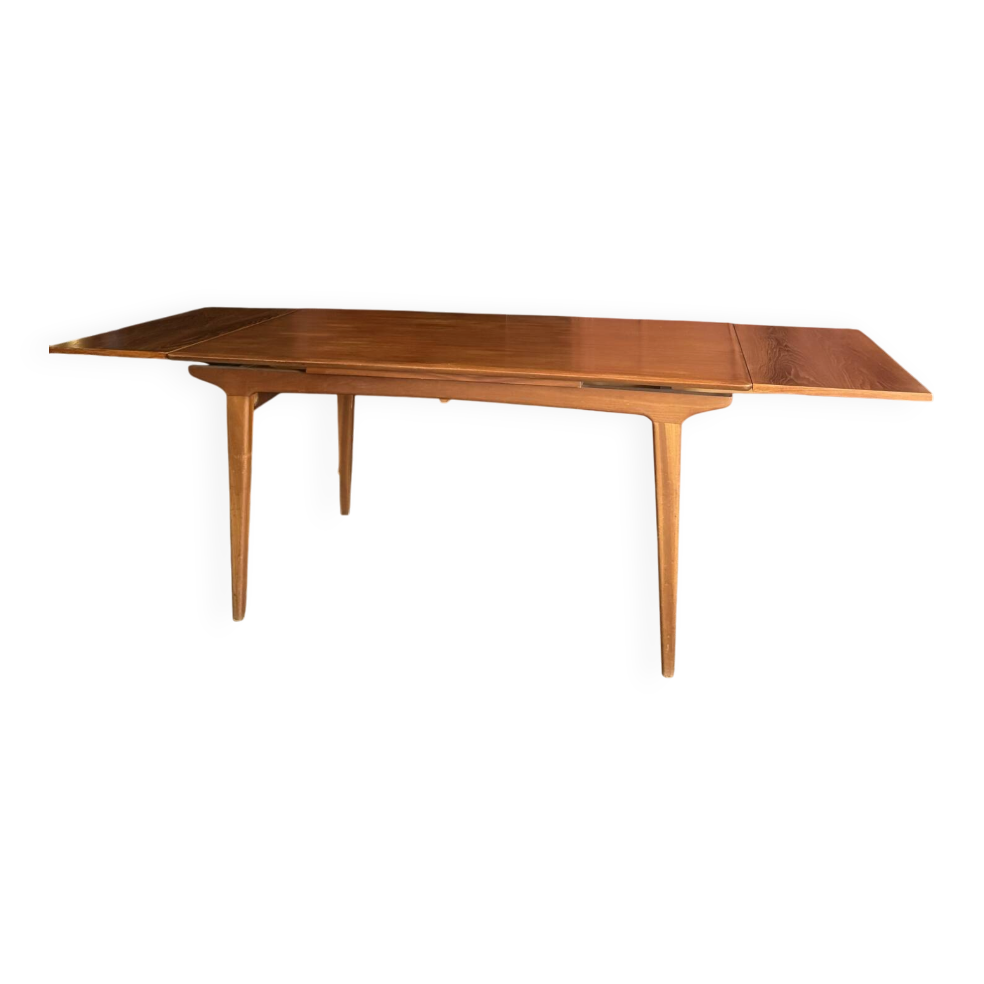 Scandinavian table