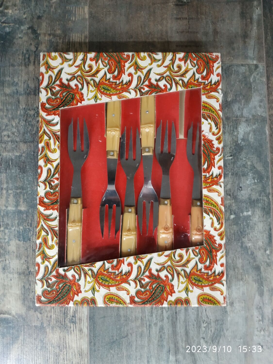 Box of 6 dessert forks