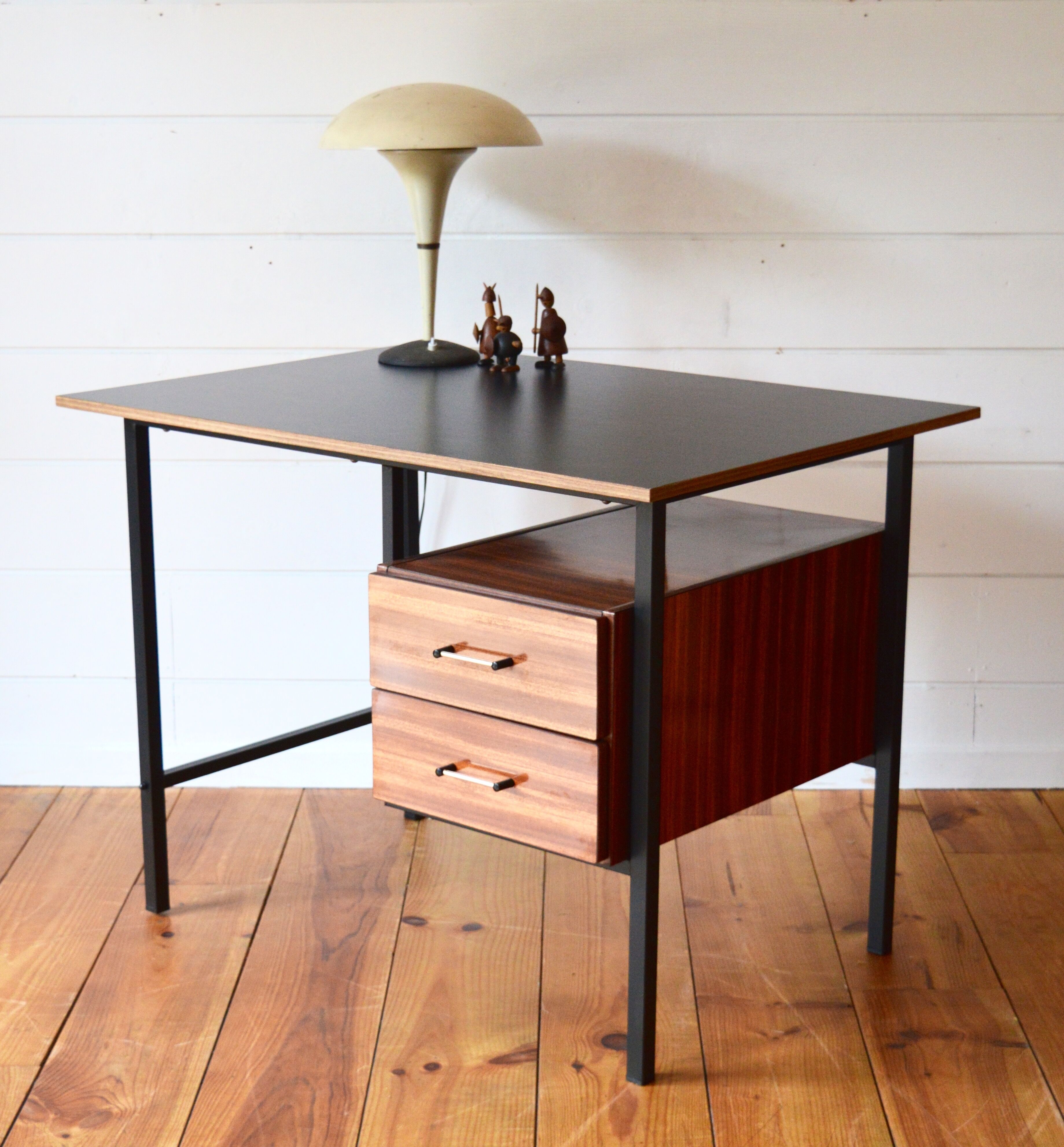 Alphonse desk