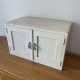 Meuble à poser blanc cassé