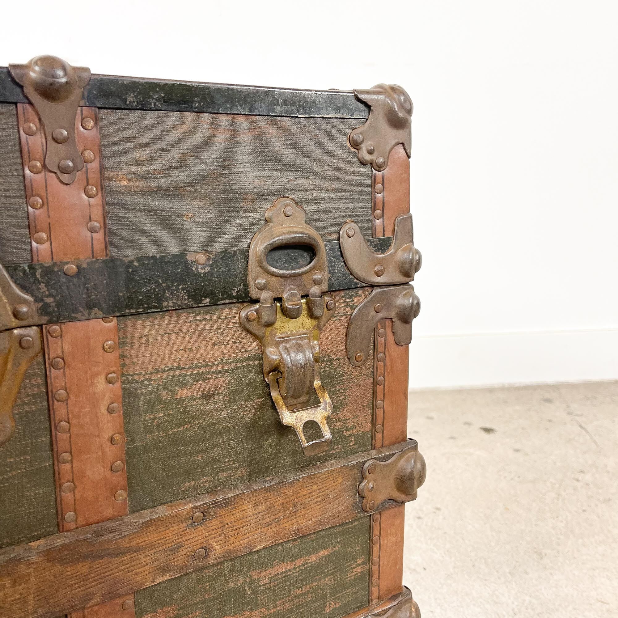 Antique american trunk chest 1900s