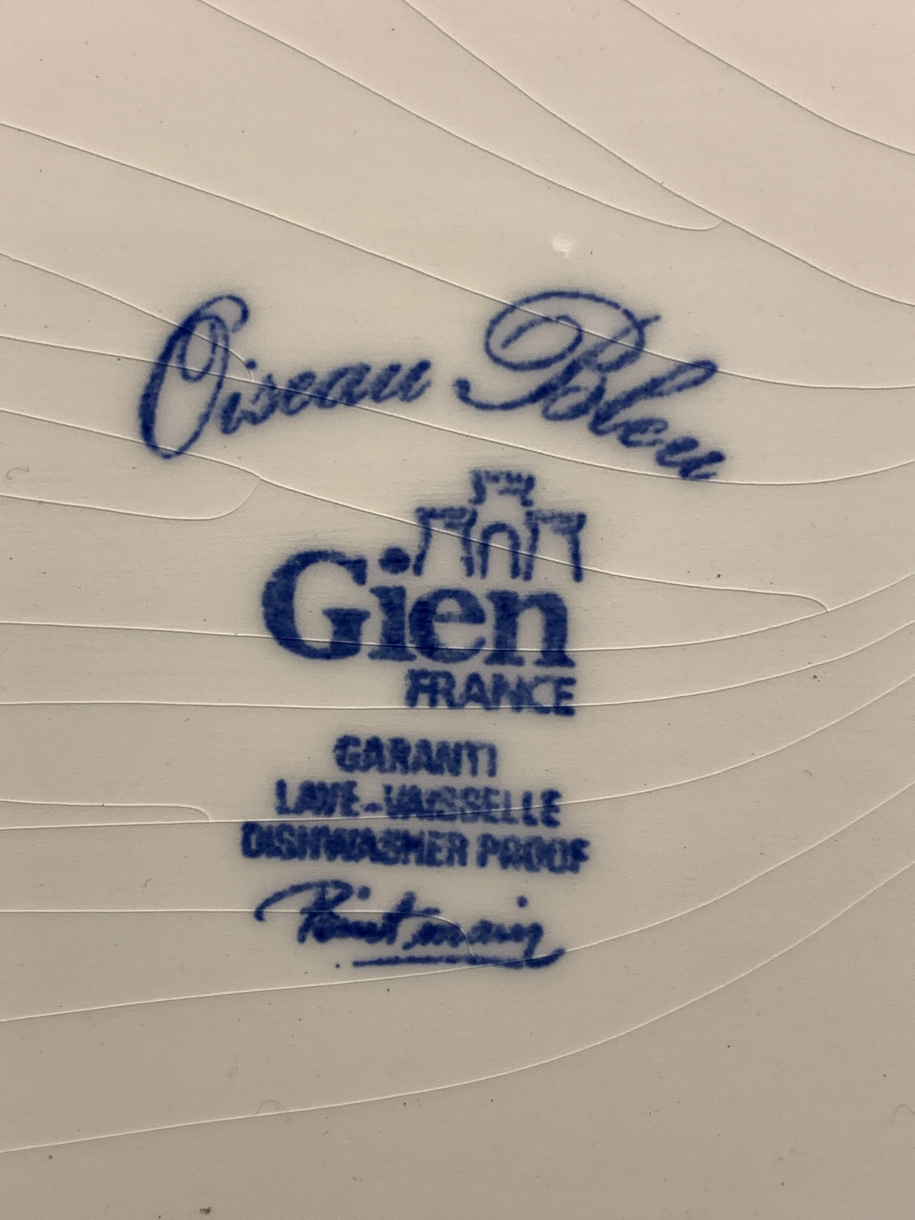 Gien cake dish, blue bird and fruit, design Isabelle de Borchgrave