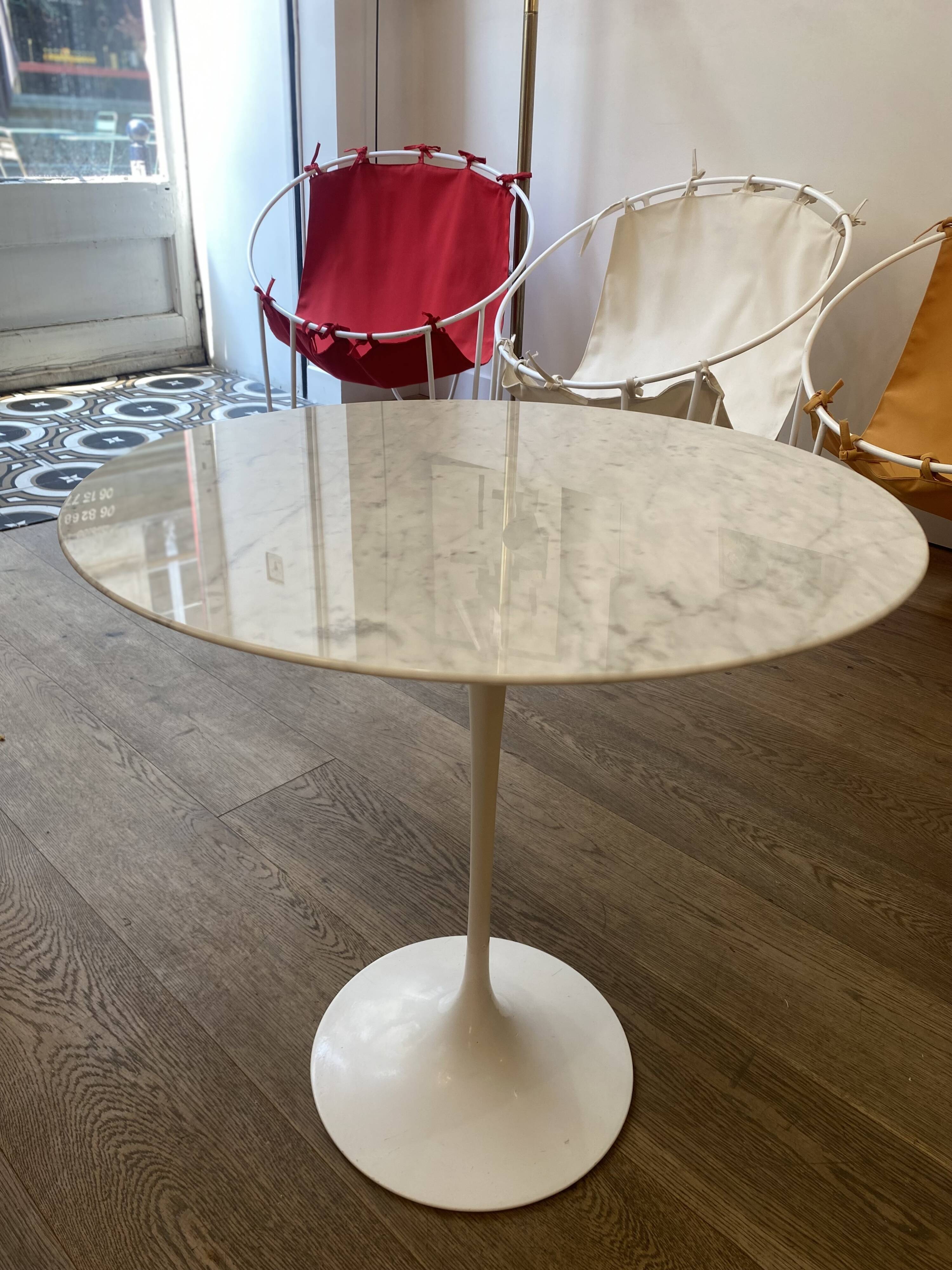 Guéridon « tulipe » - marbre statuarietto - eero saarinen, pour knoll