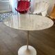Guéridon « tulipe » - marbre statuarietto - eero saarinen, pour knoll