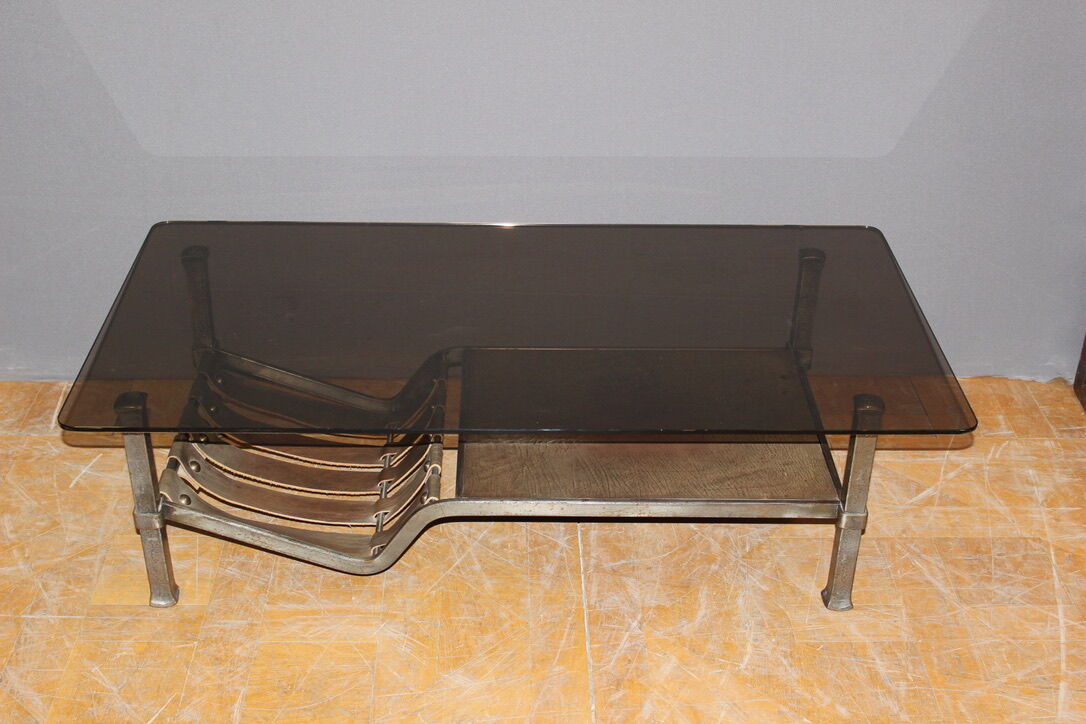 Table basse en fer forgé et cuir vers 1970