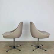 Paire de chaises coque 70's, pivotantes, vintage