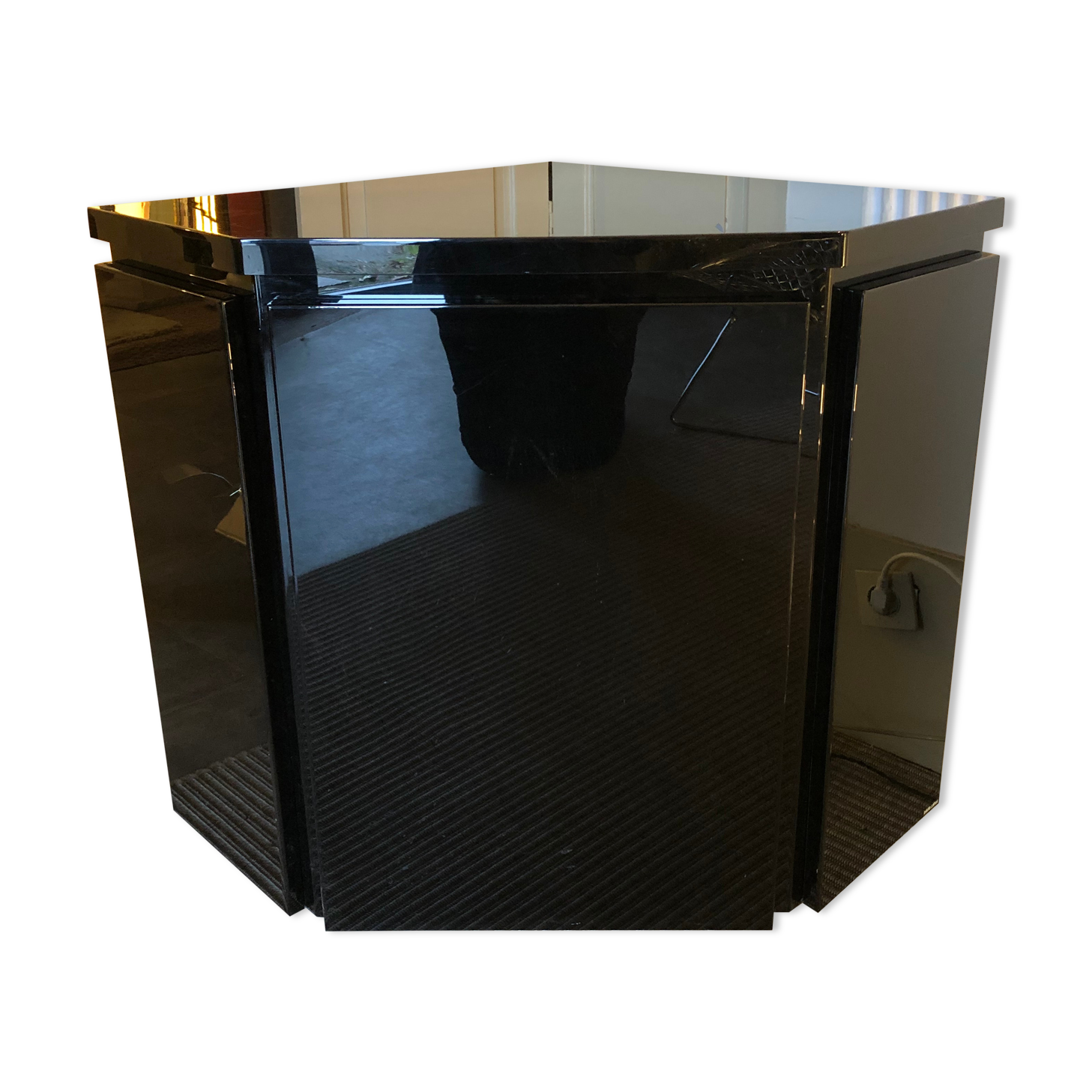 Vintage black lacquer notch