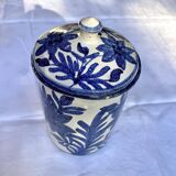 Trois petits pots bleus