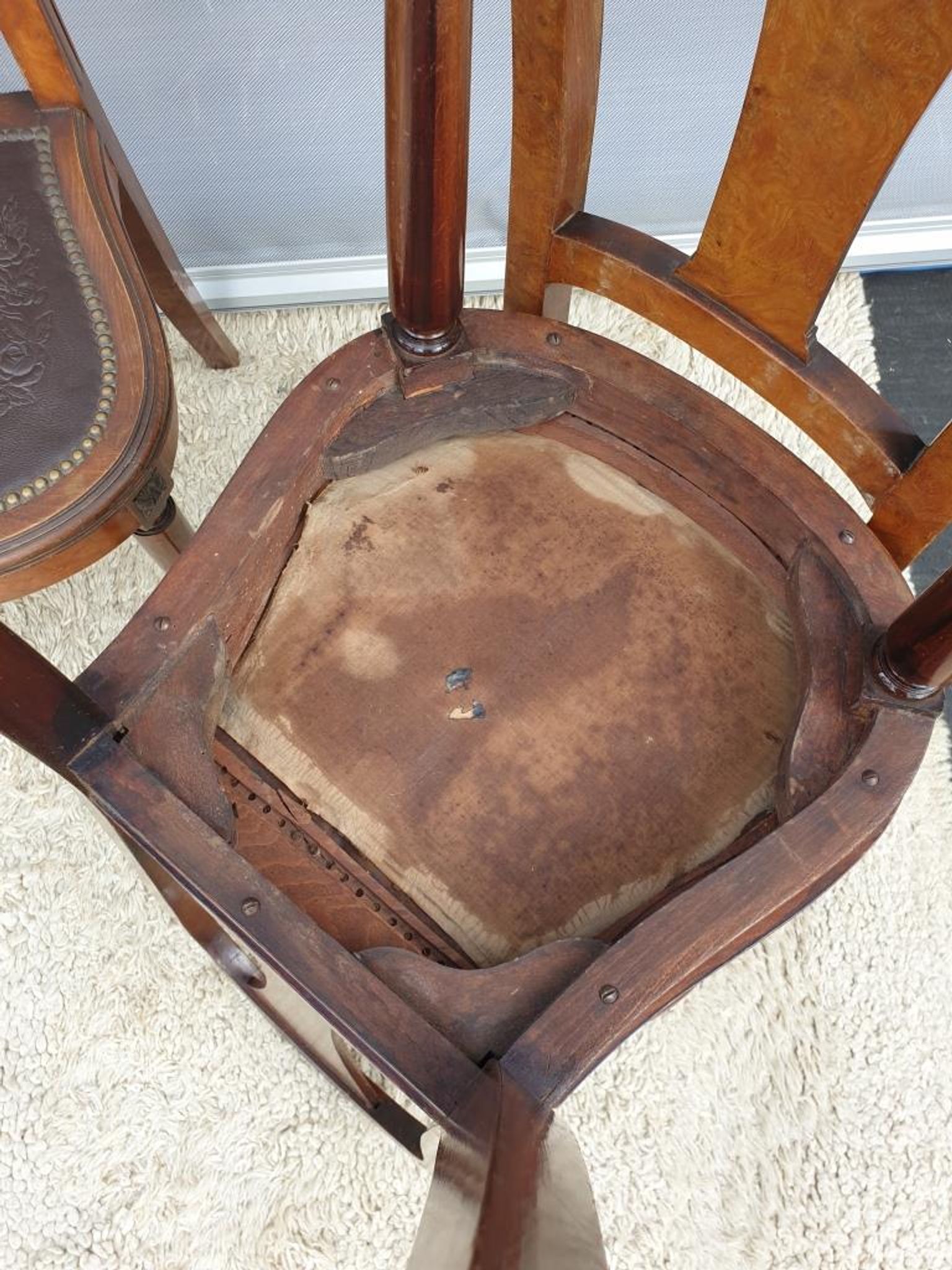 Lot 6 Art Deco chairs in Walnut style Louis XVI seat leather decorated with roses