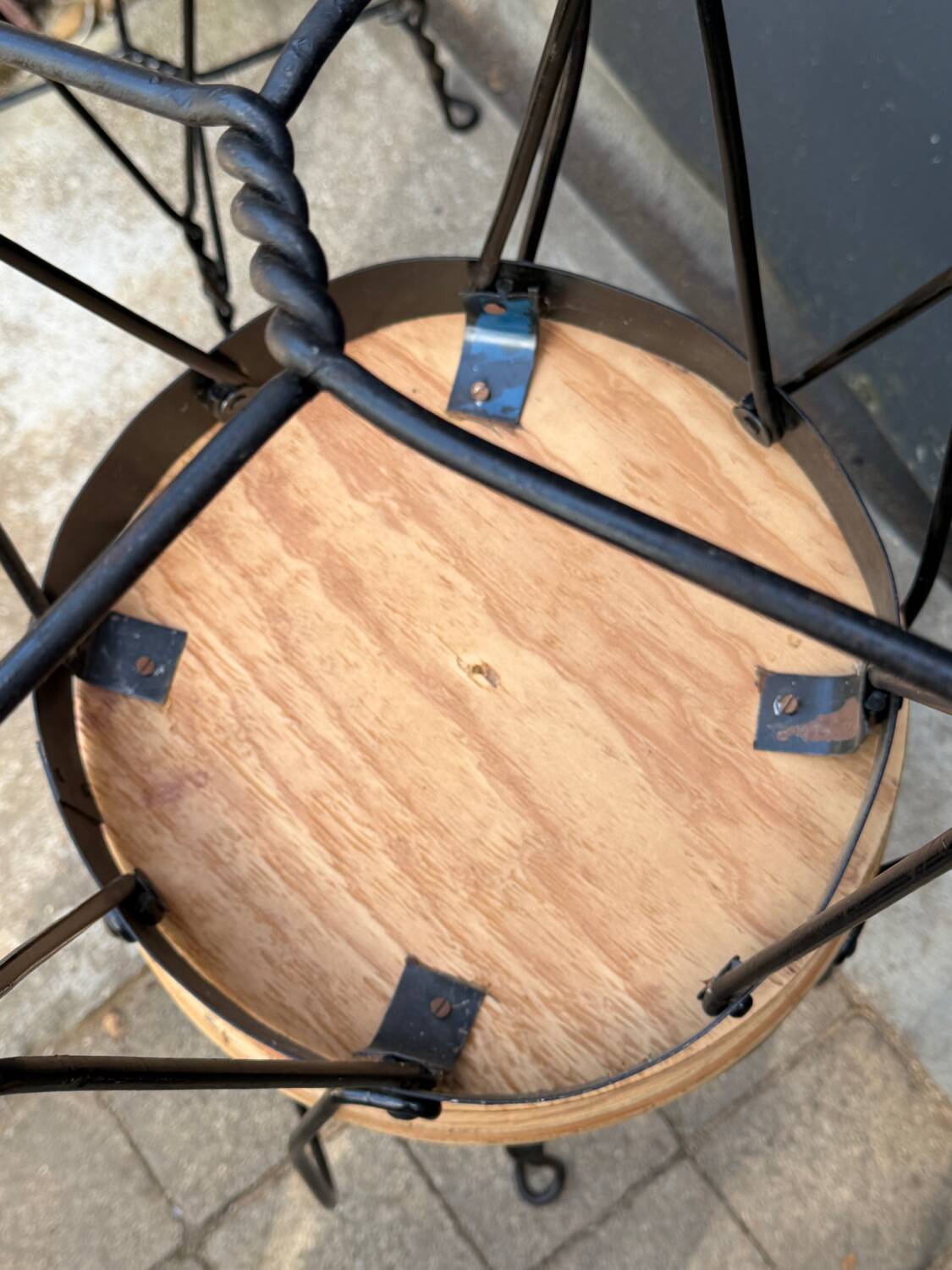 Set of 4 vintage wrought iron chairs from the 1940s.