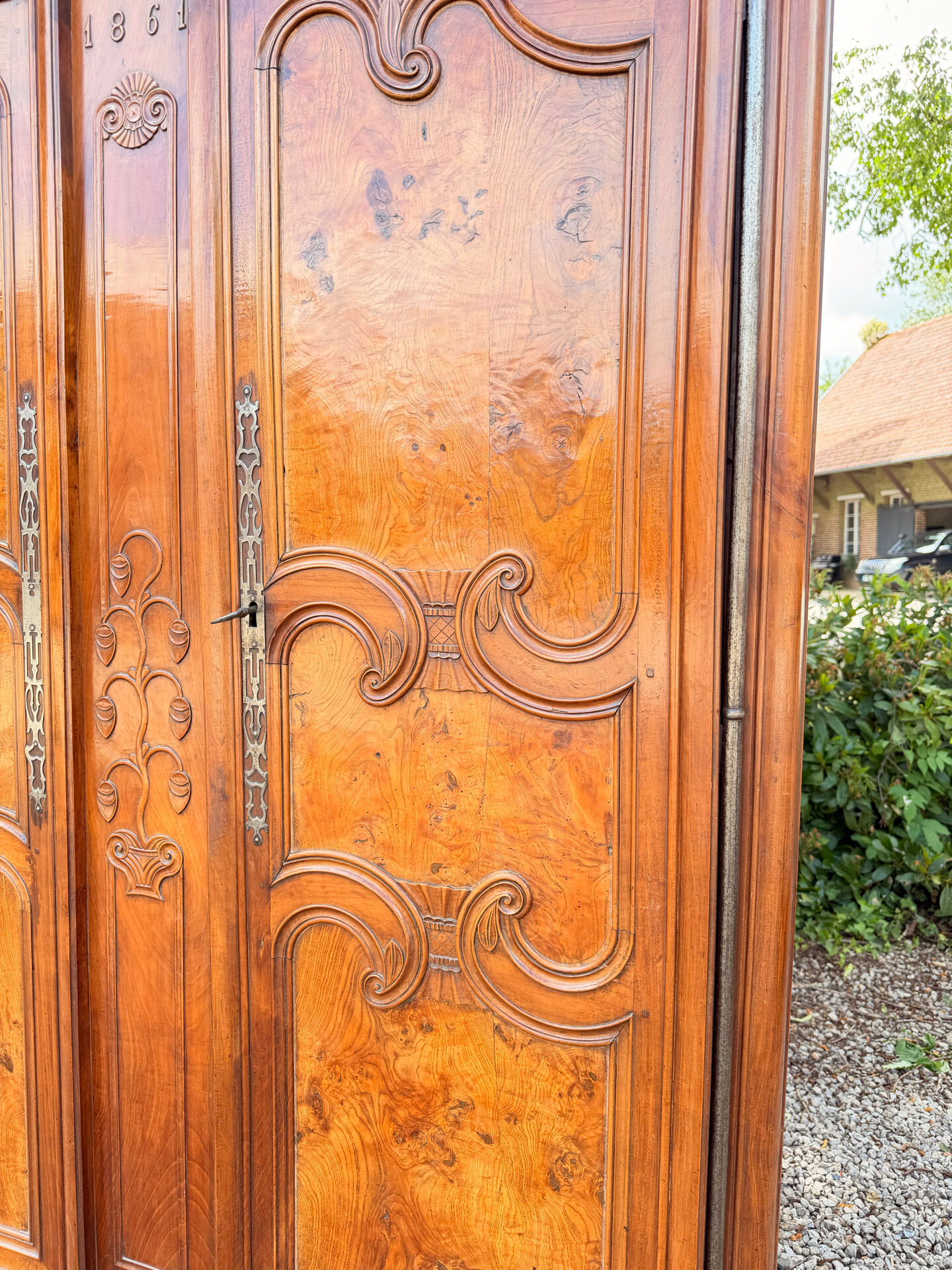 Bressane wardrobe in walnut in Louis XV style, 19th century.