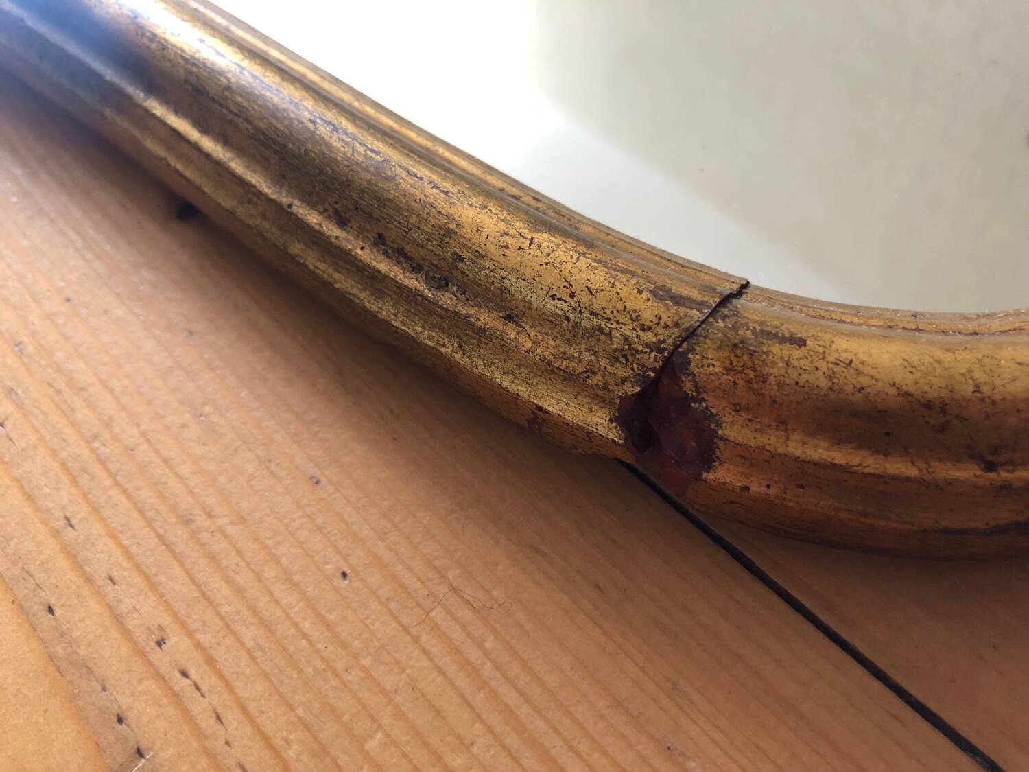 Mirror with gold powder in Louis XV style