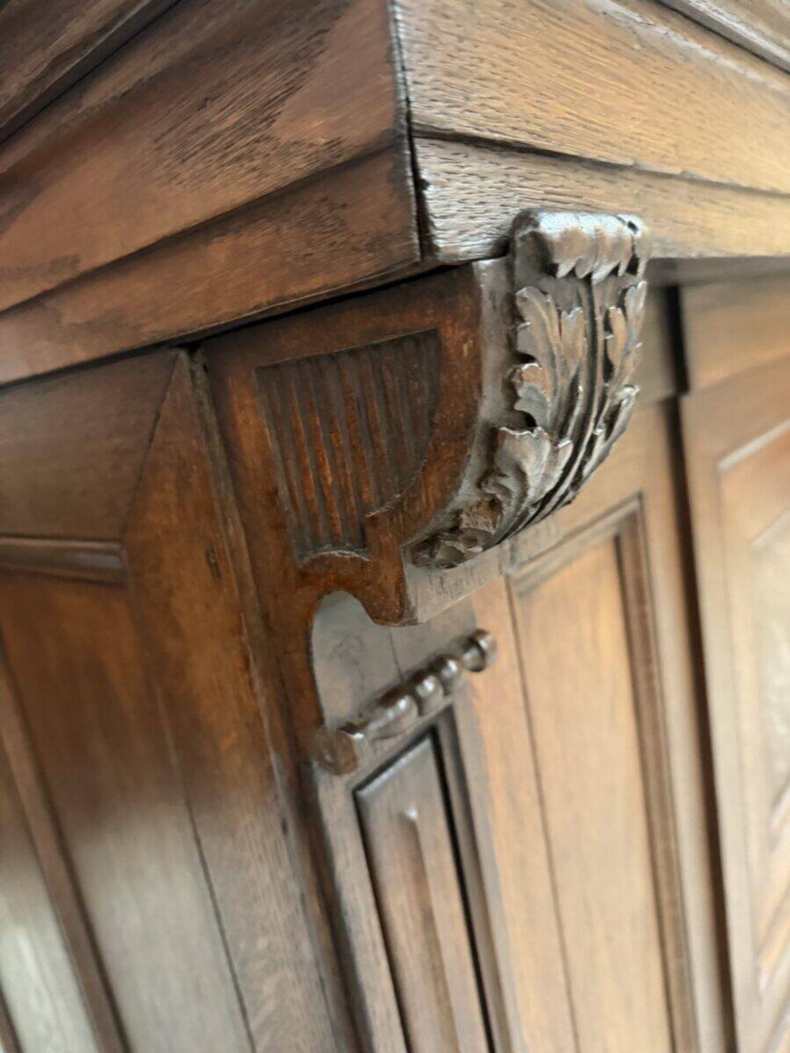 Oak shop counter from the early 20th century.