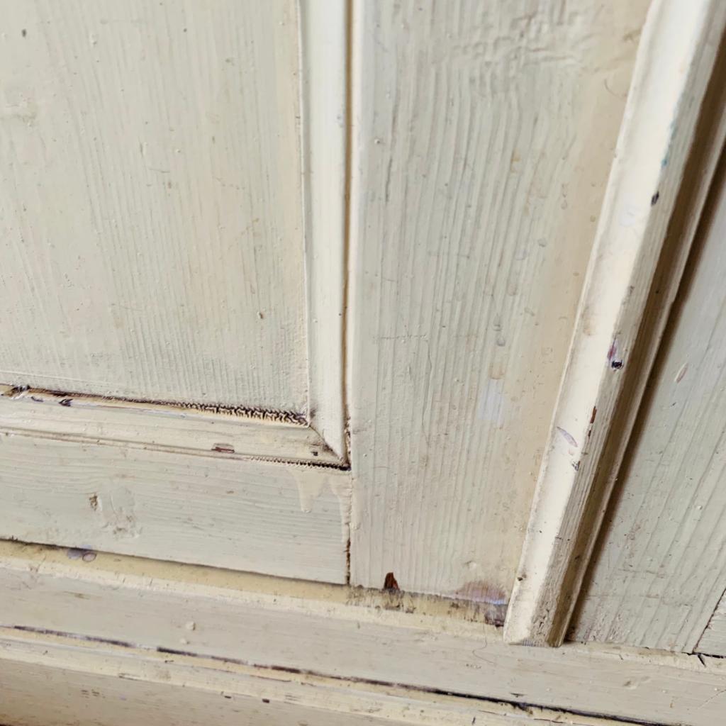 Pale yellow Parisian buffet