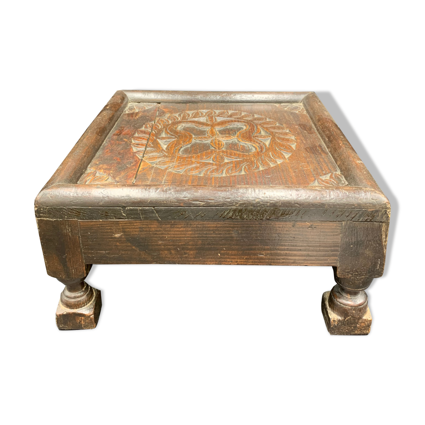 Coffee table carved from a rosette, Pakistan, Swat Valley