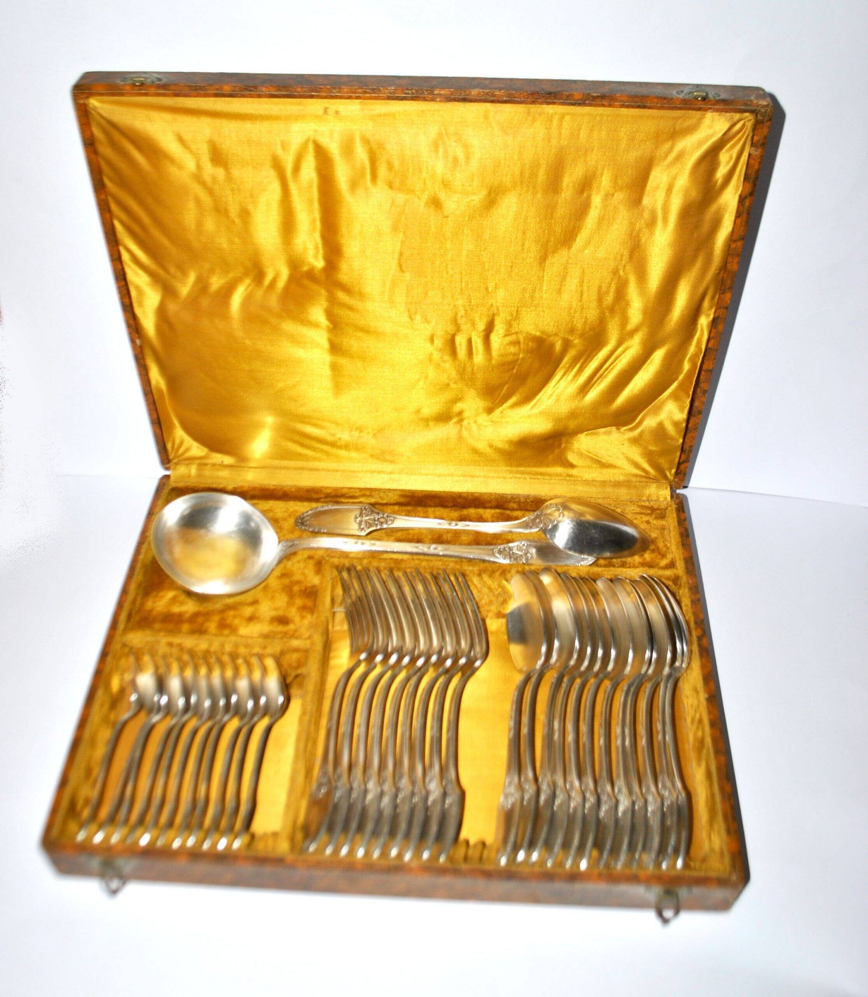 Boulenger household items 34 place settings Empire Marie-Louise 12 soup spoons 9 forks 11 dessert spoons