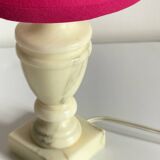 Lampe marbre et tissu fuchsia vintage