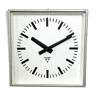 Horloge carrée industrielle vintage par Pragotron années 1970 A