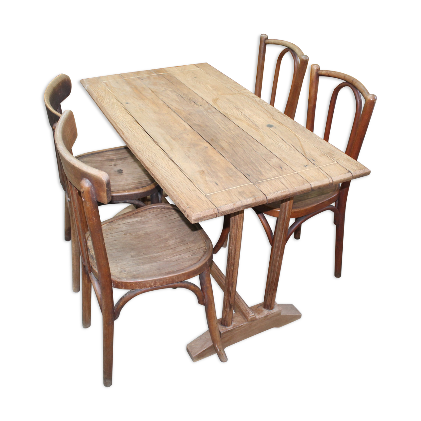 Ensemble d'une table et 4 chaises de bistrot  Selency