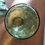 Paire de carafes en verre vert, années 70