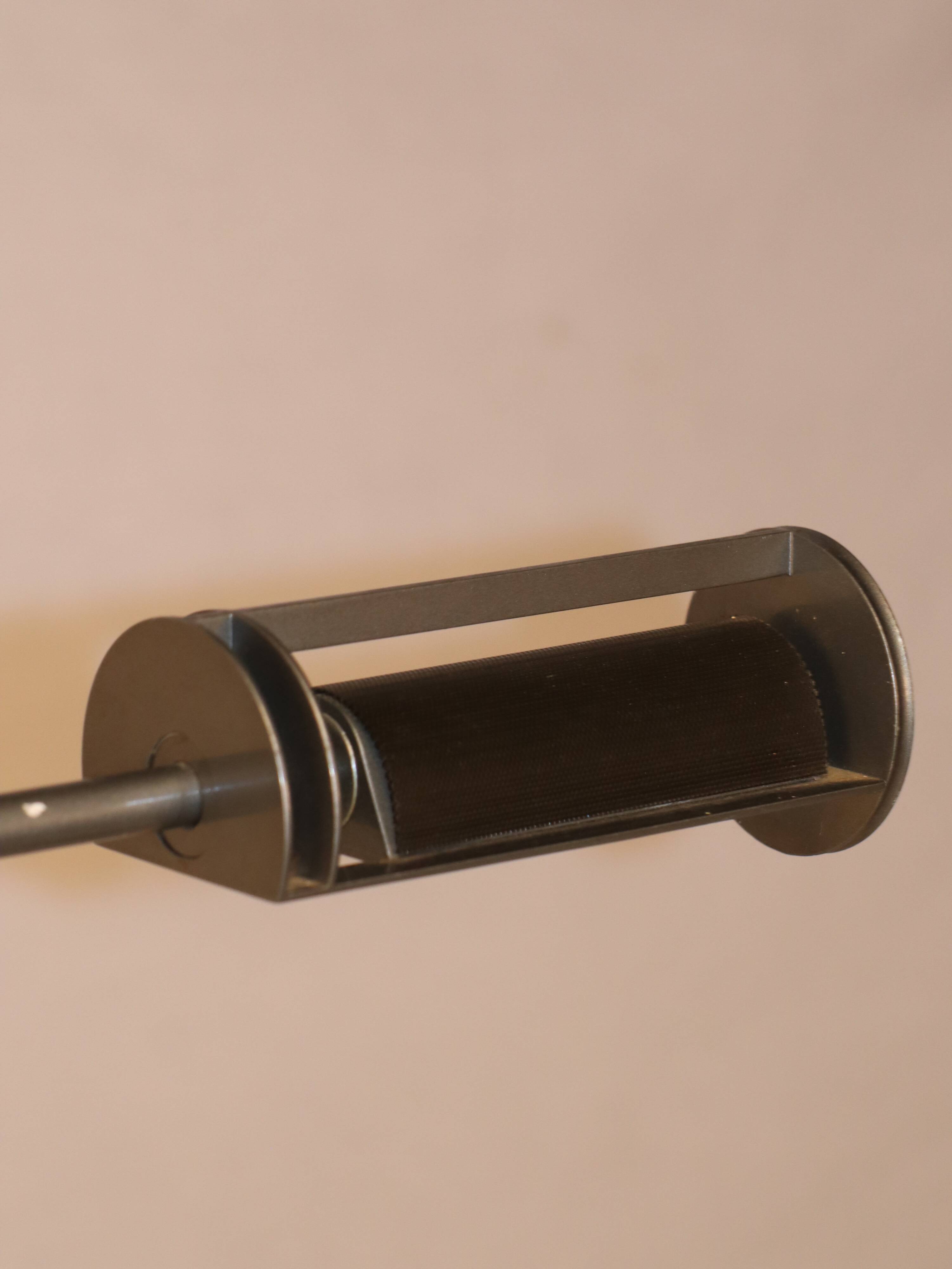 "Gyros" desk lamp by Emmanuelle Colboc