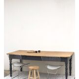Farm table