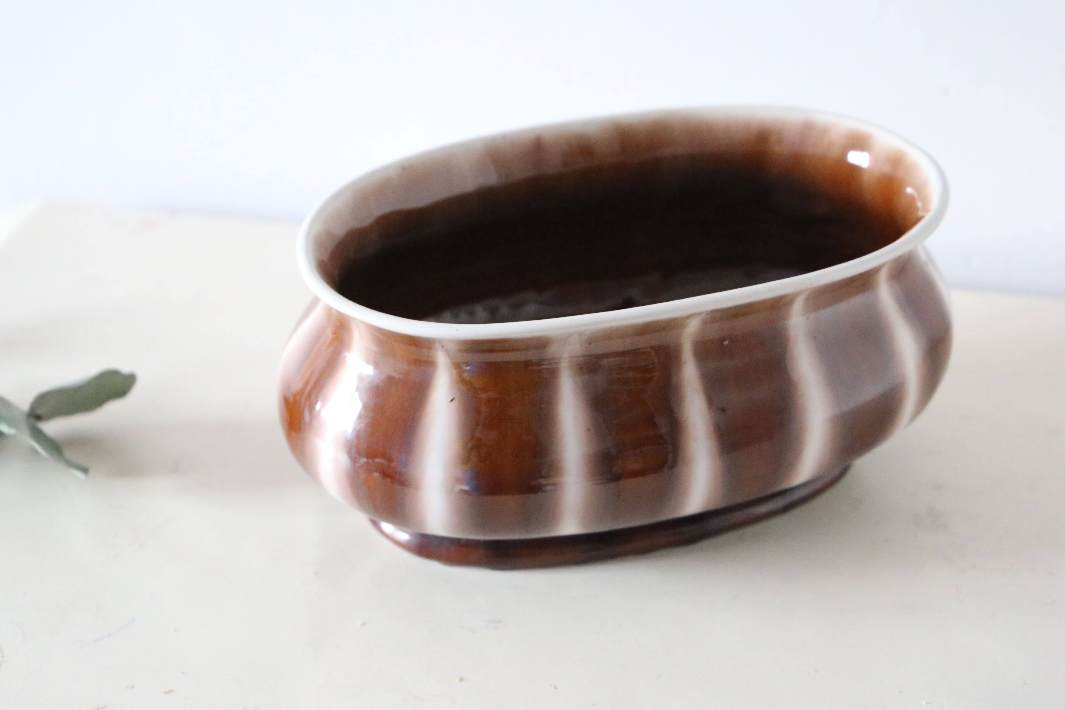 Cache pot en céramique ancienne faïencerie Belge made in Belgium, vintage Belge