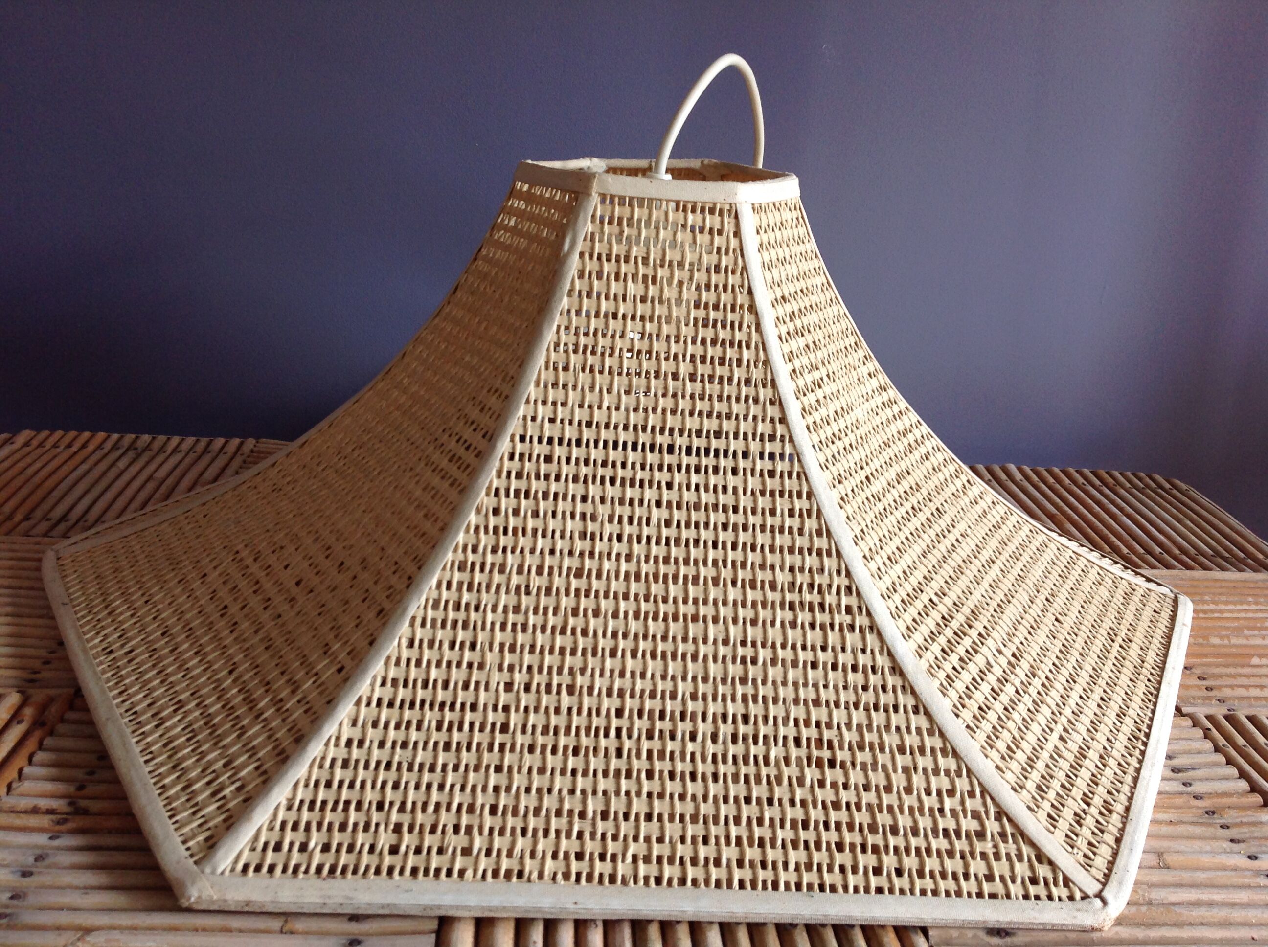 Vintage pagoda suspension