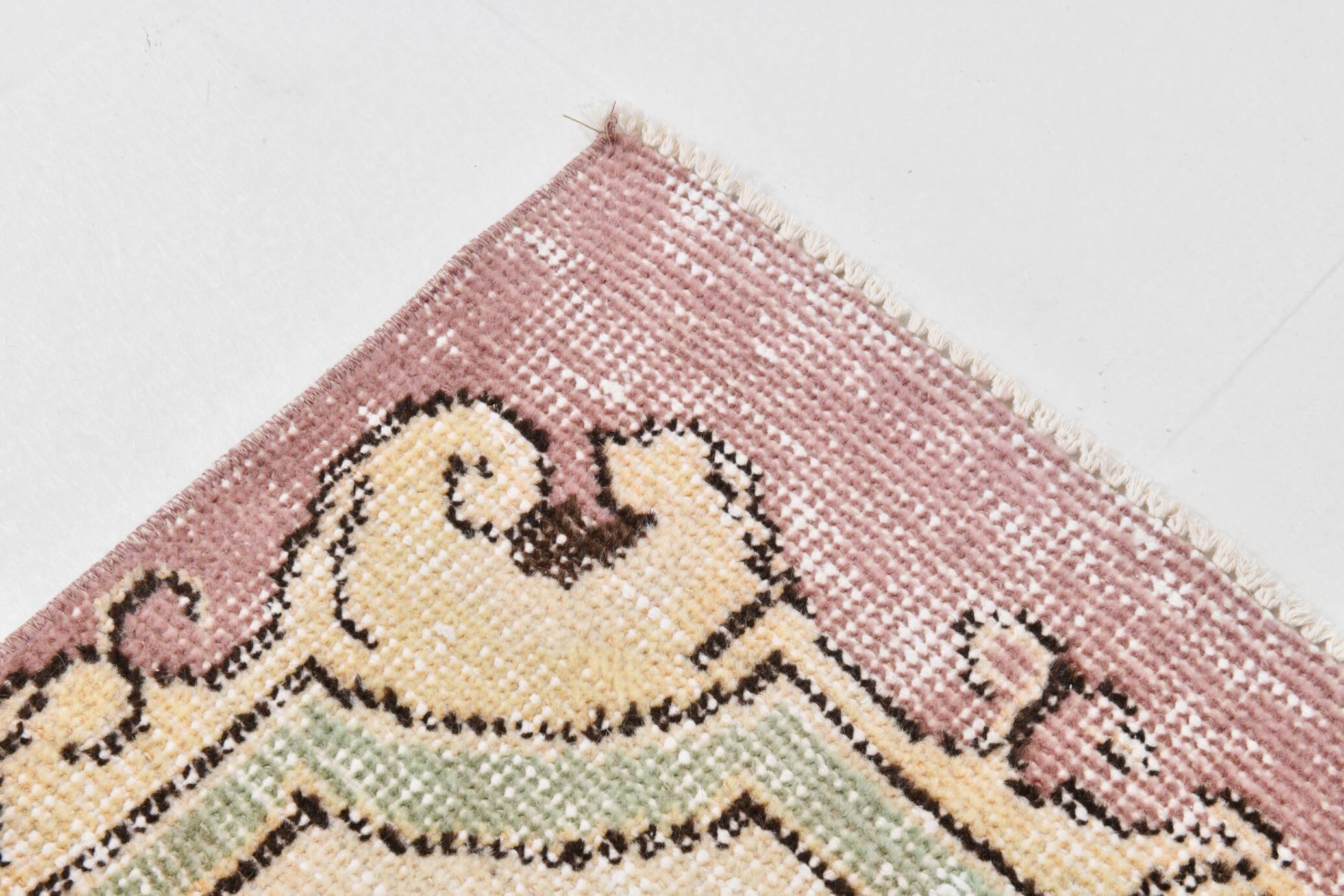 Rare Tapis Vintage Anatolie | Rose Antique & Crème Floral Rug, 185x314 Cm