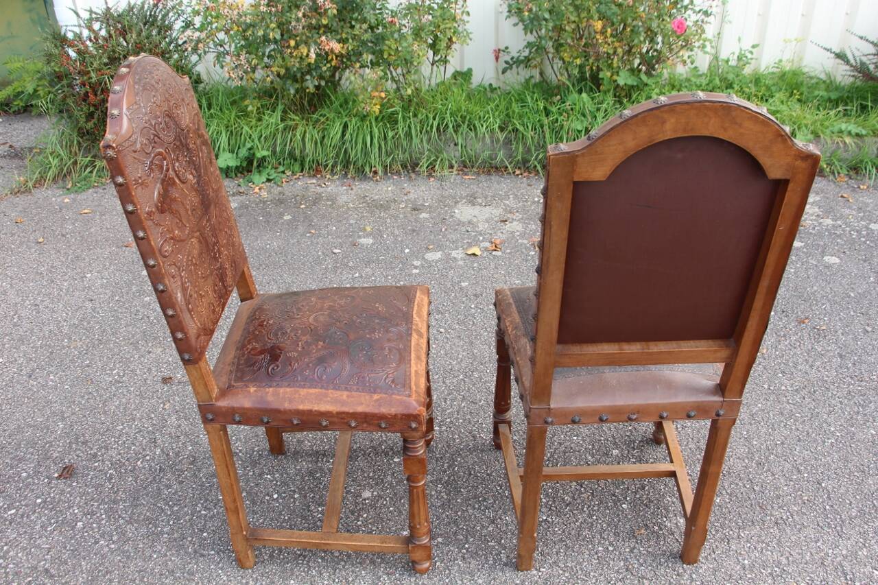 set of twelve Cordoba leather chairs from the 19th century